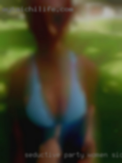 Seductive party women side with like-minded ladies!